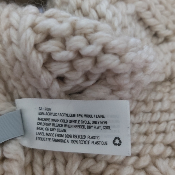 💙 3/$25 GAP beige cable knit infinity scarf with wool - Picture 6 of 6